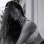 Stephanie Cayo Instagram - Era un mundo tratar de contarlo todo, era poco lo que se podía decir.. considerando tu astucia y mis nervios, pero cuándo he sido nerviosa yo? Habría que recordar.. Ha podido convertirse en algo habitual algo que solo soñaba? Quizás mágico por no decir más que eso…Menos, sería injusto y más, sería poco creíble. Pero de creer ya sabemos que no es lo que abunda en estos tiempos. Creemos en todo menos en lo que sería increíble creer. Creemos que escuchamos pero no es así, están muy ocupados en sus propios pensamientos. Quizás ni piensan algunos, solo hablan y uno escucha solo palabras. Hablando menos he entendido más que nunca. Lo que verdaderamente hay que entender. S.🤍 📸 @giuseppefalla - It was a world for me trying to say everything, there was little that could be said considering your cunning and my nerves, but when have I been nervous? Would I have been able to make something I only dreamed of into a regular occurrence? Perhaps magical to say the least. Less would be unfair, more would not be credible. But believing, we already know that it is not abundant these days. We believe in all things, but not in what would be incredible to believe. We think we are listening but we are not, they are very busy with their own thoughts. Maybe some don’t even think, they just talk and you only hear words. By speaking less he understood more than ever. What you truly need to understand. S. 🤍 Madrid, Spain