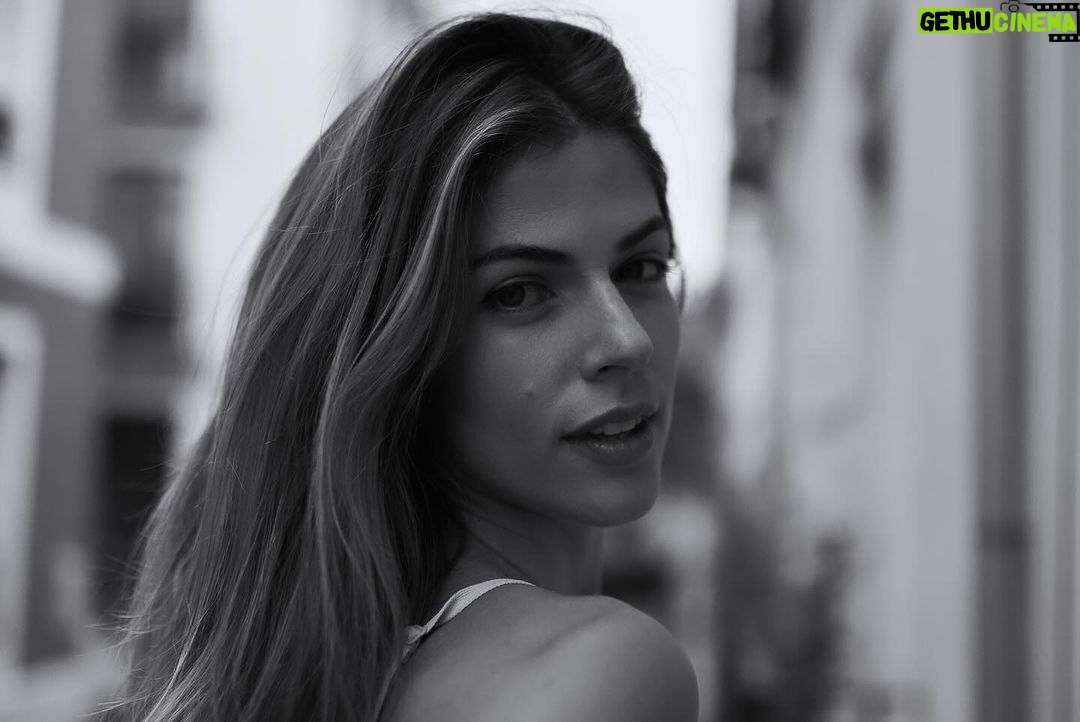 Stephanie Cayo Instagram - Era un mundo tratar de contarlo todo, era poco lo que se podía decir.. considerando tu astucia y mis nervios, pero cuándo he sido nerviosa yo? Habría que recordar.. Ha podido convertirse en algo habitual algo que solo soñaba? Quizás mágico por no decir más que eso…Menos, sería injusto y más, sería poco creíble. Pero de creer ya sabemos que no es lo que abunda en estos tiempos. Creemos en todo menos en lo que sería increíble creer. Creemos que escuchamos pero no es así, están muy ocupados en sus propios pensamientos. Quizás ni piensan algunos, solo hablan y uno escucha solo palabras. Hablando menos he entendido más que nunca. Lo que verdaderamente hay que entender. S.🤍 📸 @giuseppefalla - It was a world for me trying to say everything, there was little that could be said considering your cunning and my nerves, but when have I been nervous? Would I have been able to make something I only dreamed of into a regular occurrence? Perhaps magical to say the least. Less would be unfair, more would not be credible. But believing, we already know that it is not abundant these days. We believe in all things, but not in what would be incredible to believe. We think we are listening but we are not, they are very busy with their own thoughts. Maybe some don’t even think, they just talk and you only hear words. By speaking less he understood more than ever. What you truly need to understand. S. 🤍 Madrid, Spain