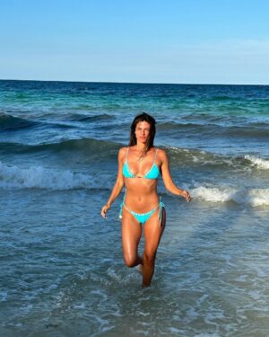 Stephanie Cayo Instagram - Se han acabado las vacaciones… por ahora… 🌊 

-
Vacations are over.. for now…
