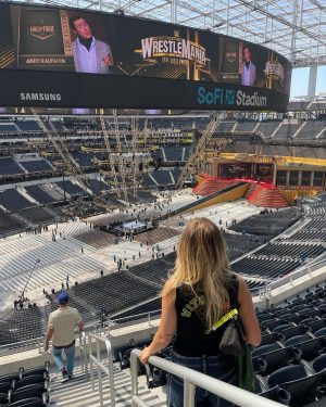 Stephen Amell Instagram - Went to my first Wrestlemania on April 1, 1990… I was a Hulk Hogan guy. Warrior beat him. Went again on March 17, 2002… I was still a Hulk Hogan guy. The Rock beat him. On April 3, 2016 I was in the house and all in on Triple H. Roman beat him. I am a huge Undertaker fan… I was front row on April 2, 2017 when Roman retired him. Basically… every Mania that I go to my heart gets ripped out and this weekend was no different. I didn’t think Cody was going to lose. Like… it didn’t cross my mind until my buddy Zaco brought it up as a possibility Sunday morning. 

All that being said… 

The @wwe are consistently the most thoughtful and generous people. This was legitimately one of the greatest weekends of my entire life. I am forever grateful to them. 

Like… how do you top this weekend? 

The answer: In a couple of years I get a Mania match and tell my son (he’ll be 3 or 4) that I’m going to win… then I’ll lose. Clean. And he’ll have his heart ripped out. That’ll top this weekend. Barely.