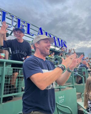 Stephen Amell Instagram - Boston!! You have my heart. Thank you for welcoming me to your city. Let’s go @bluejays —