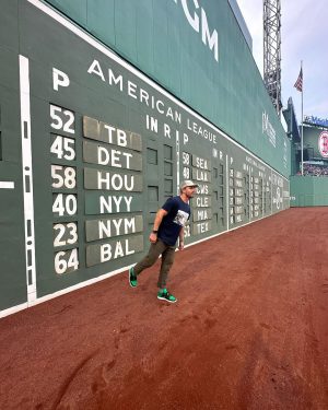 Stephen Amell Instagram - Boston!! You have my heart. Thank you for welcoming me to your city. Let’s go @bluejays —