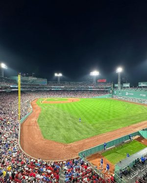 Stephen Amell Instagram - Boston!! You have my heart. Thank you for welcoming me to your city. Let’s go @bluejays —