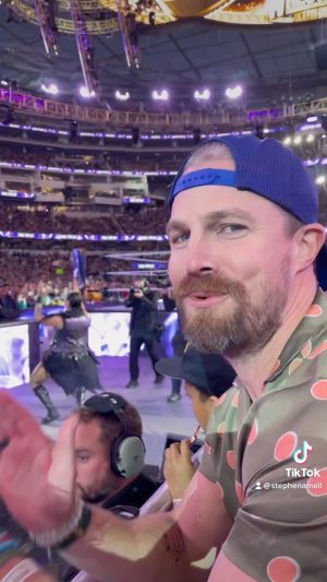 Stephen Amell Instagram - Saturday night was pretty good.