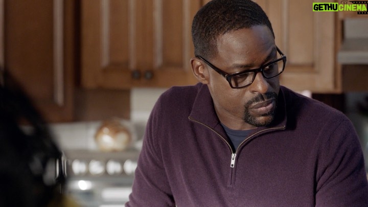 Sterling K. Brown Instagram - Nothin but a lil “brotherly love”. An all new #ThisIsUs tonight.✌🏿