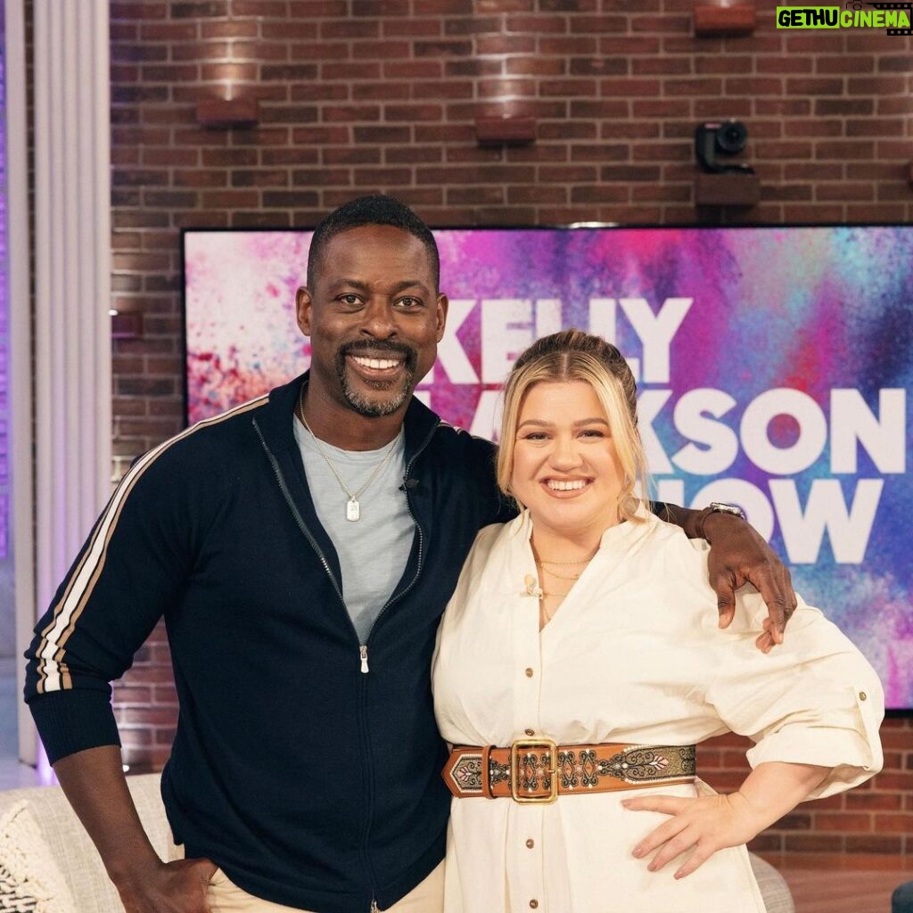 Sterling K. Brown Instagram - #Sponsored Back on the @KellyClarksonShow to share more about one of my passion projects, #SurvivorshipToday. Check out my eye-opening conversations with cancer survivors on @bristolmyerssquibb’s SurvivorshipToday.com