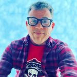 Steve-O Instagram – I was bending over to pick up @wendyfromperu’s poop during a FaceTime call with @luxalot and I thought the sky looked cool in Des Moines, Iowa. Now we’re on the way to Chicago for my show tonight— swipe to see where we’re headed after that!