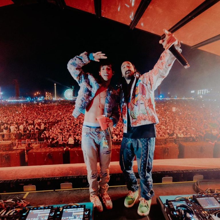 Steve Aoki Instagram - Mi amor 🇲🇽 ❤️ first time playing @edc_mexico wowwww insane crowd!! 100,000 people lighting up with all this energy! Mexico always wins!!! 🇲🇽❤️🇲🇽 EDC México.