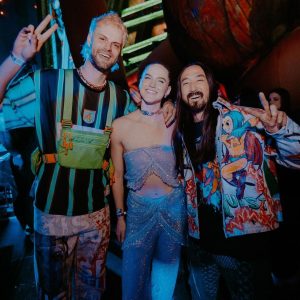Steve Aoki Instagram - Mi amor 🇲🇽 ❤️ first time playing @edc_mexico wowwww insane crowd!! 100,000 people lighting up with all this energy! Mexico always wins!!! 🇲🇽❤️🇲🇽