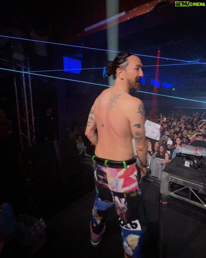Steve Aoki - 134.8K Likes - Sold out Park City Utah and made a mess 🎂