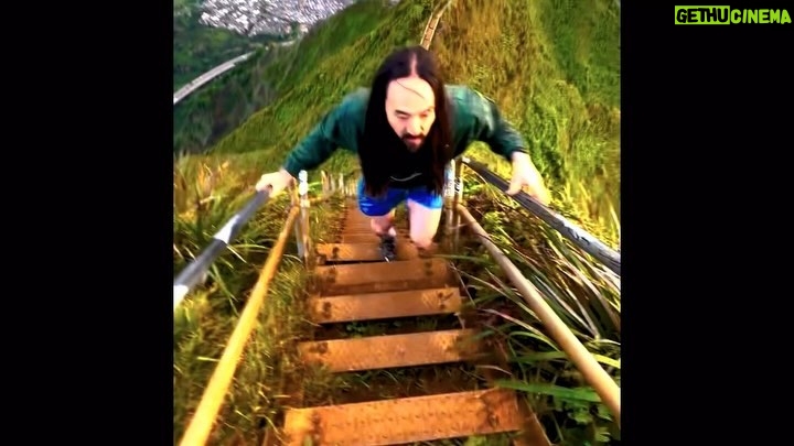 Steve Aoki Instagram - Woke up at 3am and got back at 10am. This was my favorite hike in Hawaii #stairwaytoheaven