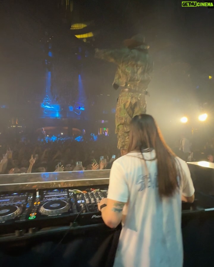 Steve Aoki Instagram - Celebrated the launch of Get Lower w/ @liljon played b2b w/ @deorro and later w/ Joe @loudluxury & @luisrconriquezoficial joined me for some corridos vibes. And it’s Super Bowl energy in the room! Watch for my official remix I made for the Super Bowl on CBS. Vegas baby OMNIA Nightclub