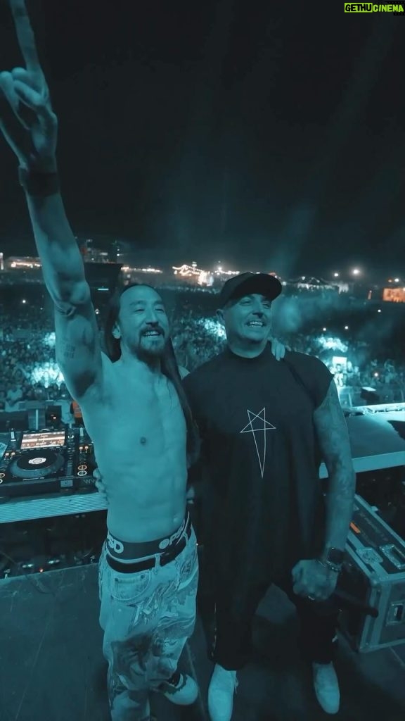 Steve Aoki Instagram - Yes!!! The @blasterjaxx remix of ‘Lighter’ by Steve Aoki & Paris Hilton is out TODAY. We’re insanely excited for this one and very curious what you all think of it 👇