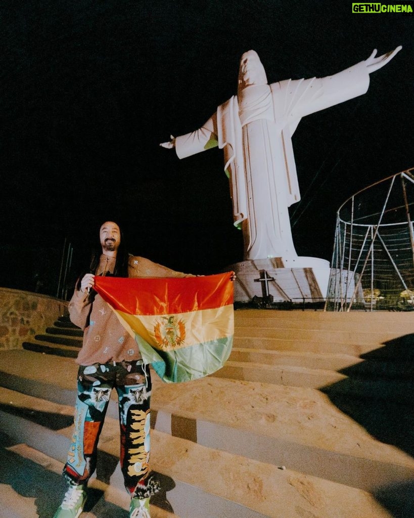 Steve Aoki Instagram - 1. When the Hail Mary 🎂 targets so beautifully 2. Decision on who to cake is actually very difficult 3. The sky is a painting 4. Queen @dannapaola 5. Bolivia im still here my love 6. Went to the top and found Jesus 7. AokiJump #1099 8. The greatest feeling to be on stage with you all 9. So happy to meet all my wonderful beautiful fans. I love the signs and the creativity and these moments but most of all love ur heart. Thank u for coming to my shows or wherever I am im happy to see u. 10. What a moment caught by @bradheaton Cochabamba, Bolivia