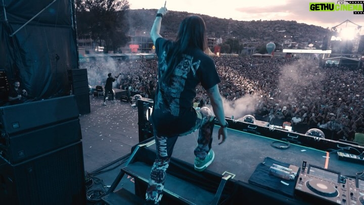 Steve Aoki Instagram - Cochabamba Bolivia 🇧🇴 My first show here!! Blown away!!! Muchas Gracias!!! 1. Fein but do it techno 2. An oldie but goodie 3. I love this crowd!! 🇧🇴❤️🇧🇴❤️🇧🇴 4. A real Bolivian oldie but goodie 5. 🆔 w/ @djmarianabo 6. Made it to the top of Cochabamba!!! 7. Please forgive me 😶🤦‍♂️ 8. A little to the left and a little to the right 🇧🇴 ❤️ Cochabamba, Bolivia