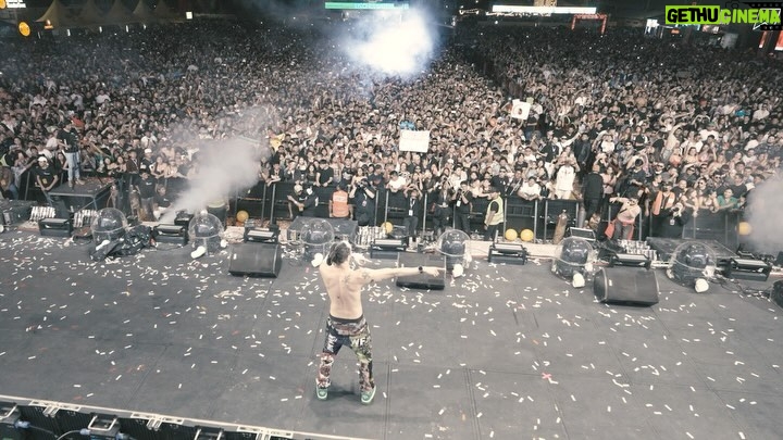 Steve Aoki Instagram - Cochabamba Bolivia π§π΄ My first show here!! Blown away!!! Muchas Gracias!!! 1. Fein but do it techno 2. An oldie but goodie 3. I love this crowd!! π§π΄β€οΈπ§π΄β€οΈπ§π΄ 4. A real Bolivian oldie but goodie 5. π w/ @djmarianabo 6. Made it to the top of Cochabamba!!! 7. Please forgive me πΆπ€¦ββοΈ 8. A little to the left and a little to the right π§π΄ β€οΈ Cochabamba, Bolivia