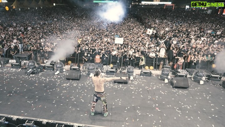 Steve Aoki Instagram - Cochabamba Bolivia 🇧🇴 My first show here!! Blown away!!! Muchas Gracias!!! 1. Fein but do it techno 2. An oldie but goodie 3. I love this crowd!! 🇧🇴❤️🇧🇴❤️🇧🇴 4. A real Bolivian oldie but goodie 5. 🆔 w/ @djmarianabo 6. Made it to the top of Cochabamba!!! 7. Please forgive me 😶🤦‍♂️ 8. A little to the left and a little to the right 🇧🇴 ❤️ Cochabamba, Bolivia