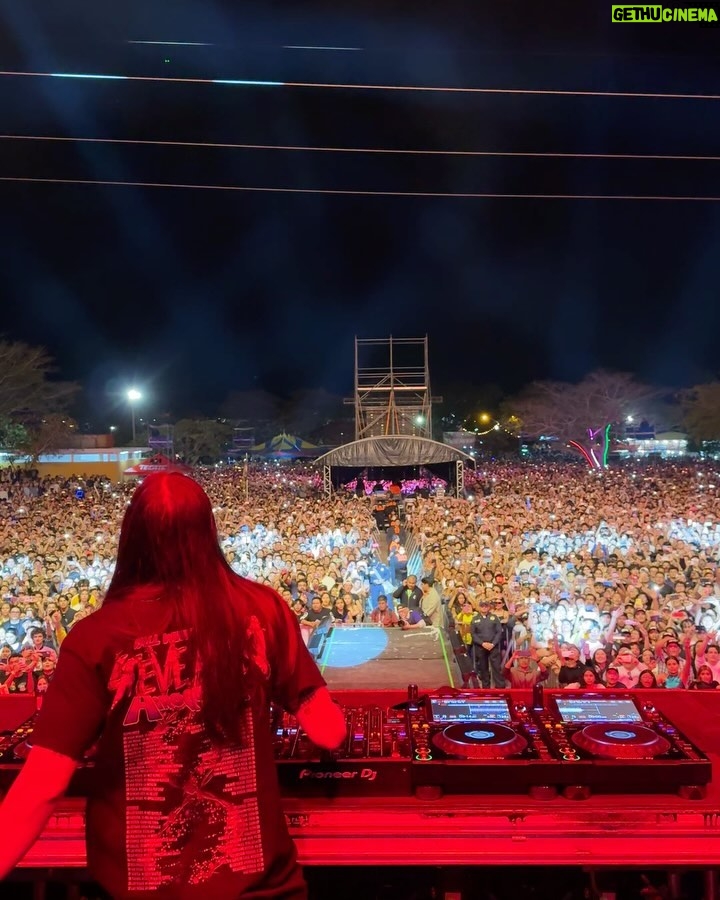 Steve Aoki - 73.3K Likes - 100,000 people at my show in Merida 🇲🇽 Mexico! I loooove u all. U sang all the songs with me even the drop your chants were louder than these speakers. Your energy and love can fuel the world! I wanted to post more clips it was so hard to choose what to post in this carousel. I love u so much Mexico!! Esteban Aoki ♾️ Mexico ❤️
1. Viva Mexico!!!
2. 11 years old and still rocks the crowd. #boneless
3. This stole my heart. Kong 2.0 was an album track and everyone singing it so loud. I’ll hear the audience in my head forever. Big shout out to my brother @natanael_cano
4. Esteban Aoki
5. I wish @angela_aguilar_ was here so she can sing with such a powerful crowd that grew up listening to this one. This gives me the goosebumps rewatching this.
6. Nataaoki is forever. Forever is #Nataaoki
7. New @3areLegend 🆔
8. To the window to the wall! 20 years later I had to remake this w/ @liljon
9. New #afroki 🆔
10. Just listen to this beautiful crowd
Mexico ❤️❤️❤️❤️❤️❤️❤️