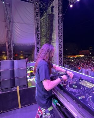 Steve Aoki Instagram - 100,000 people at my show in Merida 🇲🇽 Mexico! I loooove u all. U sang all the songs with me even the drop your chants were louder than these speakers. Your energy and love can fuel the world! I wanted to post more clips it was so hard to choose what to post in this carousel. I love u so much Mexico!! Esteban Aoki ♾️ Mexico ❤️
1. Viva Mexico!!!
2. 11 years old and still rocks the crowd. #boneless
3. This stole my heart. Kong 2.0 was an album track and everyone singing it so loud. I’ll hear the audience in my head forever. Big shout out to my brother @natanael_cano 
4. Esteban Aoki 
5. I wish @angela_aguilar_ was here so she can sing with such a powerful crowd that grew up listening to this one. This gives me the goosebumps rewatching this. 
6. Nataaoki is forever. Forever is #Nataaoki 
7. New @3areLegend 🆔 
8. To the window to the wall! 20 years later I had to remake this w/ @liljon 
9. New #afroki 🆔 
10. Just listen to this beautiful crowd 
Mexico ❤️❤️❤️❤️❤️❤️❤️