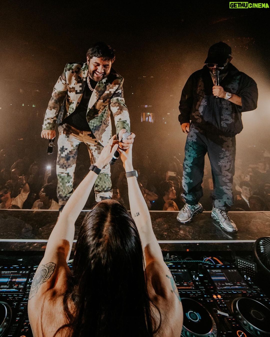 Steve Aoki Instagram - Celebrated the launch of Get Lower w/ @liljon played b2b w/ @deorro and later w/ Joe @loudluxury & @luisrconriquezoficial joined me for some corridos vibes. And it’s Super Bowl energy in the room! Watch for my official remix I made for the Super Bowl on CBS. Vegas baby OMNIA Nightclub