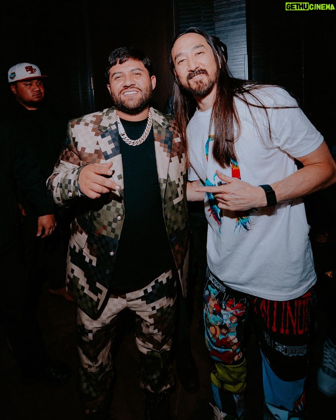Steve Aoki Instagram - Celebrated the launch of Get Lower w/ @liljon played b2b w/ @deorro and later w/ Joe @loudluxury & @luisrconriquezoficial joined me for some corridos vibes. And it’s Super Bowl energy in the room! Watch for my official remix I made for the Super Bowl on CBS. Vegas baby OMNIA Nightclub