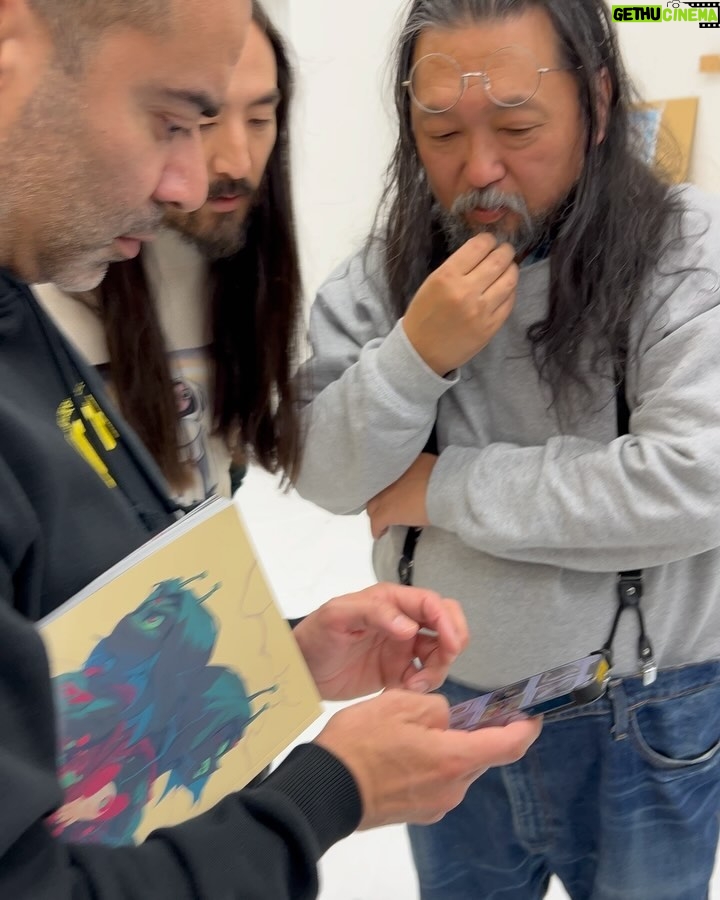 Steve Aoki Instagram - This was an incredible experience to visit my dear friend @takashipom studio and sleep where he slept 🤣 🛌 wow I’m so thankful to Murakami san for taking time to show me his works for his upcoming show in Kyoto later this year. And he’s been working tirelessly day and night. So grateful for these moments. My favorite Japanese artist Domo arigato gozaimasu! ❤️❤️❤️❤️❤️🙏🙏🙏🙏🙏 #aokijump #1095 Tokyo, Japan