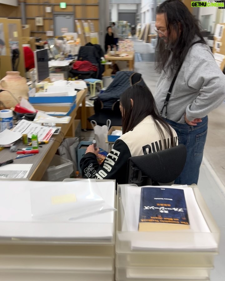 Steve Aoki Instagram - This was an incredible experience to visit my dear friend @takashipom studio and sleep where he slept π€£ π wow Iβm so thankful to Murakami san for taking time to show me his works for his upcoming show in Kyoto later this year. And heβs been working tirelessly day and night. So grateful for these moments. My favorite Japanese artist Domo arigato gozaimasu! β€οΈβ€οΈβ€οΈβ€οΈβ€οΈπππππ #aokijump #1095 Tokyo, Japan
