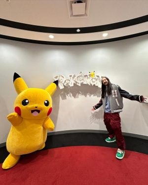 Steve Aoki Instagram - Luckiest guy ever having pikachu as ur host showing u the @pokemon hq. ❤️❤️❤️❤️ #aokijump pikachu jump. #1094.