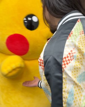 Steve Aoki Instagram - Luckiest guy ever having pikachu as ur host showing u the @pokemon hq. ❤️❤️❤️❤️ #aokijump pikachu jump. #1094.