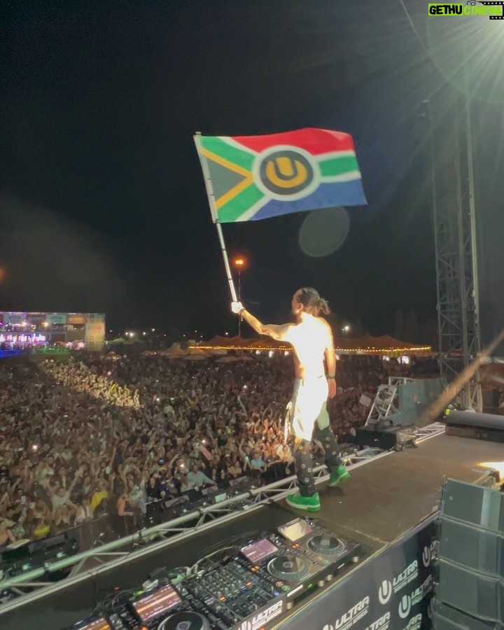 Steve Aoki Instagram - Johannesburg South Africa 🇿🇦 Unforgettable night with u all! @ultrasouthafrica Ultra South Africa Johannesburg