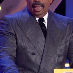 Steve Harvey Instagram - 🤦🏾‍♂️🤣 @familyfeud #familyfeud #steveharvey