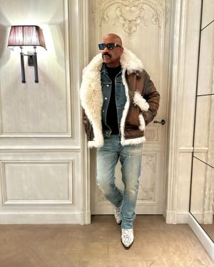 Steve Harvey Instagram - P A R I S 🚨