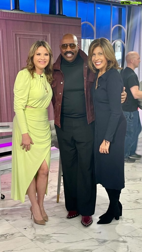 Steve Harvey Instagram - Incredible experience with @hodaandjenna on the @todayshow this morning! 🌟 Talking Health, Wellness, Motivation, and All Things @levateyou✅ Make sure you Follow, Like, Subscribe, and Buy! Link in bio! . . . #UpYourGreens #LevateYourHealth #healthy #todayshow #LevateYou #healthyliving #vitality