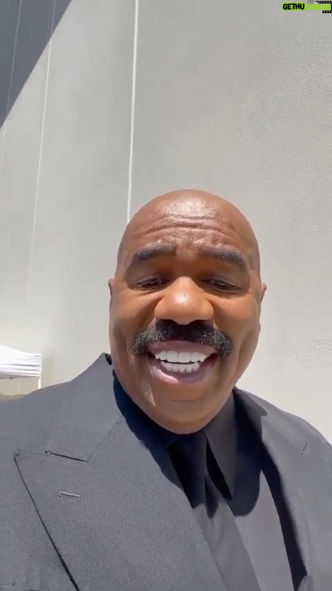 Steve Harvey Instagram - I want to solve all your problems 👏 What could be better than that?! @judgesteveharvey judgesteveharveycasting.com #JudgeSteveHarvey @mysticartpics