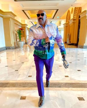 Steve Harvey Instagram - Switched location to ABU DHABI 🙏🏿