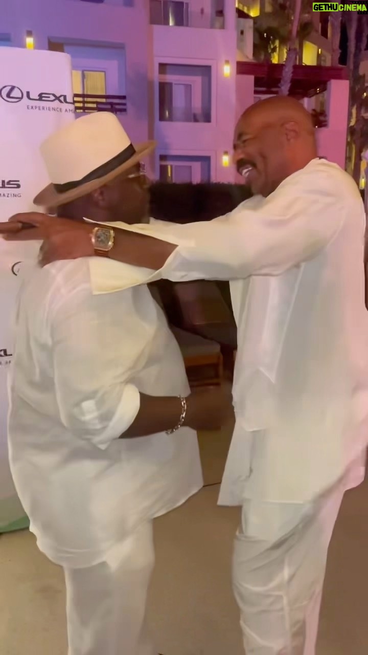 Steve Harvey Instagram - 30+ years of friendship 💪🏾 OG KINGS of comedy @cedtheentertainer @realdlhughley #berniemac #rip