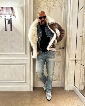 Steve Harvey Instagram - P A R I S 🚨