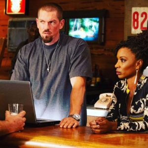 Steve Howey Instagram - Anyone who has had the pleasure of knowing Ms. Hampton realizes how special she is. She has helped me in so many ways. I am forever grateful to call her my friend. I am blessed to call her my family. Love you always! Happy Birthday Shanola!