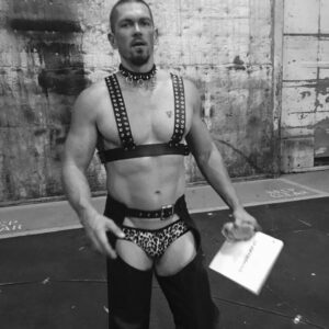 Steve Howey Instagram - When my kids ask me what I do for my job. I don’t tell them. #shameless
