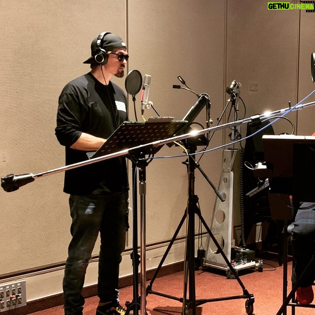 Steve Howey Instagram - CARRIER Working on @carrierstory. Get your good headphones ready. Total immersive, stimulating story telling! Out now!