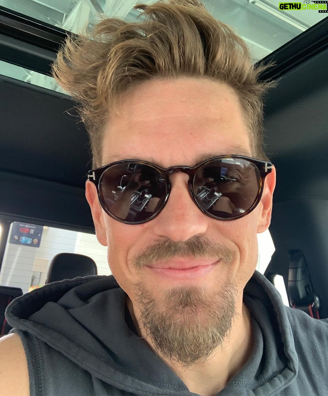 Steve Howey Instagram - Have a great day!! ❤️