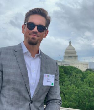 Steve Howey Instagram - US Capital in the background. Daddy in the foreground. @thecreativecoalition #righttobeararts