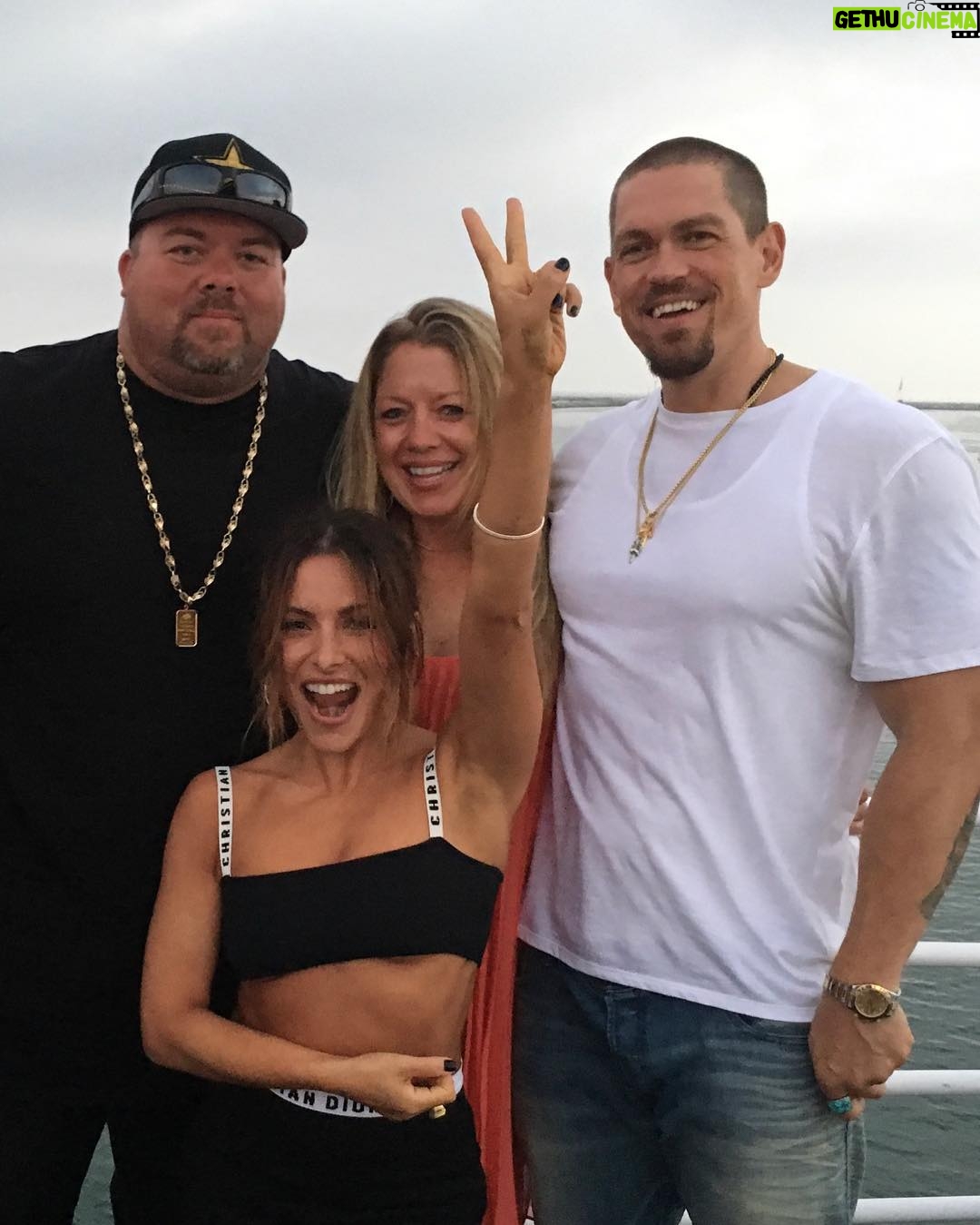 Steve Howey Instagram - Even though today is your birthday, I am the one celebrating because I have the 3 of you taking care of me! Everyday I blow out the proverbial birthday candles. Dreams do come true in the form of a brother, sister and a wife. Happy Birthday my family! I love you so much!! ♑️ #capricorn