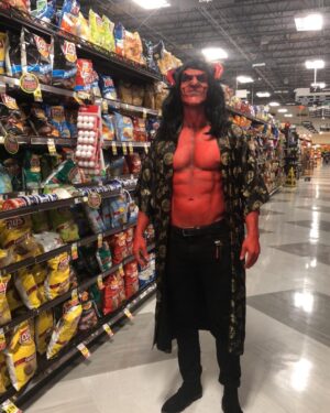 Steve Howey Instagram - Happy Halloween 🎃 
Thank you @magicandpigment and @makeup_ali