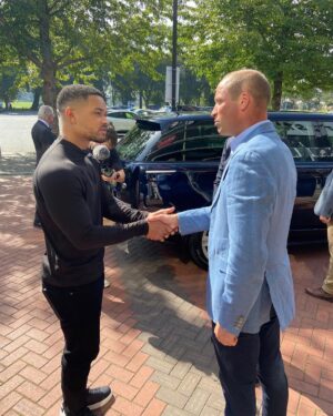Steven Bartlett Instagram - WOW!💥Today was surreal! Prince William's team asked me to spend the day with him visiting businesses in the south of England that are doing great work to end homelessness and to partner with him and his Foundation @homewardsuk to work to end Homelessness in the next 5 years!

🥪 We started the day in a Pret A Manger in Bournemouth! We both put on aprons, made coffee's, sandwiches, and got to meet some of the incredible team members that are former refugees, former inmates and formerly homeless!

⚽️ We drove over to Bournemouth FC and met players from the Men's and Women's team who had come through the bounce back program and used football to change their lives. 

🎤 I was lucky enough to have a few moments to ask the future king some questions on his own personal motivations and how we manages his time! 

👩🏻‍💼 Myself and Prince William then hosted a business round table with a group of local business leaders about how they could work to hire more homeless individuals into their organisation! 

This is just the beginning of a big piece of work we're planning to do with Prince William, Homewards and the UK business community to help get homeless people (and former inmates) back into work, to up-skill them and to end homelessness for good!

🤯 Side note:

If you had told me as a kid, I would be spending the day with Prince William, the future King - I would never ever ever believed you. I grew up with a Nigerian mother and a english dad who both adore the royal family, one of my earliest memories is watching my mum and dad cry when Diana died. William has a wonderful way with people, and he was authentically kind both on and off camera today! Thank you to whatever force in the universe put me there today, I'm so grateful and a little confused. A day I'm sure I'll tell my kids about. 

If you're a business please do check out Homewards work! Together as a business community we can do a lot more to get all the talent we have in this country back to work! ❤️