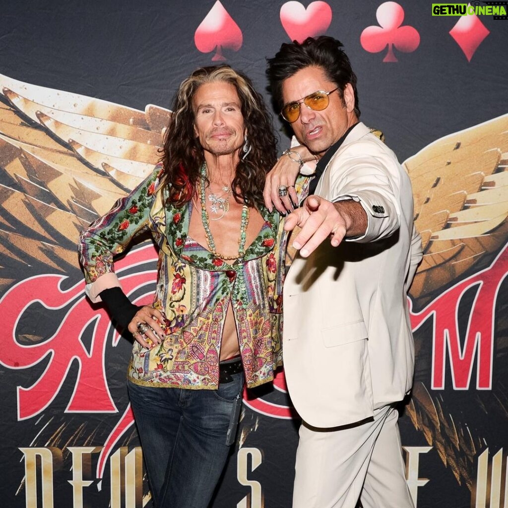 Steven Tyler Instagram - @janiesfund INSTAGRAM LIVE TONIGHT... IT’S GOING TO BE A FULL HOUSE WITH SPECIAL GUEST @johnstamos WATCH 5PM PST!!! 📷 @zack.whitford