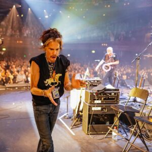 Steven Tyler Instagram - WHAT A TOWN, WHAT A MOB, WHAT A NIGHT, WHAT A SHOW... #PETERGREENTRIBUTE 📷 @codyskyphoto