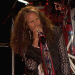 Steven Tyler Instagram – WHAT A TOWN… WHAT A CROWD… WHAT A SHOW… GREAT TO BE BACK ON STAGE FOR OUR INCREDIBLE @JANIESFUND #JAMFORJANIE GALA!!! THANK YOU @JESSIEJ 🤘
WATCH MY IG STORY FOR MORE PHOTOS AND VIDEOS FROM LAST NIGHT!!!