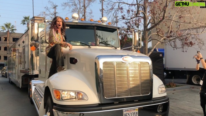 Steven Tyler Instagram - CATCHING A RIDE TO THE #GRAMMYs @aerosmith @janiesfund FOLLOW MY STORY TONIGHT FOR MORE!!! 🎥 @justinmcconney Grammy Awards - Staples Center