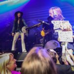 Steven Tyler Instagram - NOW THAT’S WHAT I CALL GREAT PARENTING! @AEROSMITH #DEUCESAREWILD 📷@katbenzova_rockphoto Live At MGM
